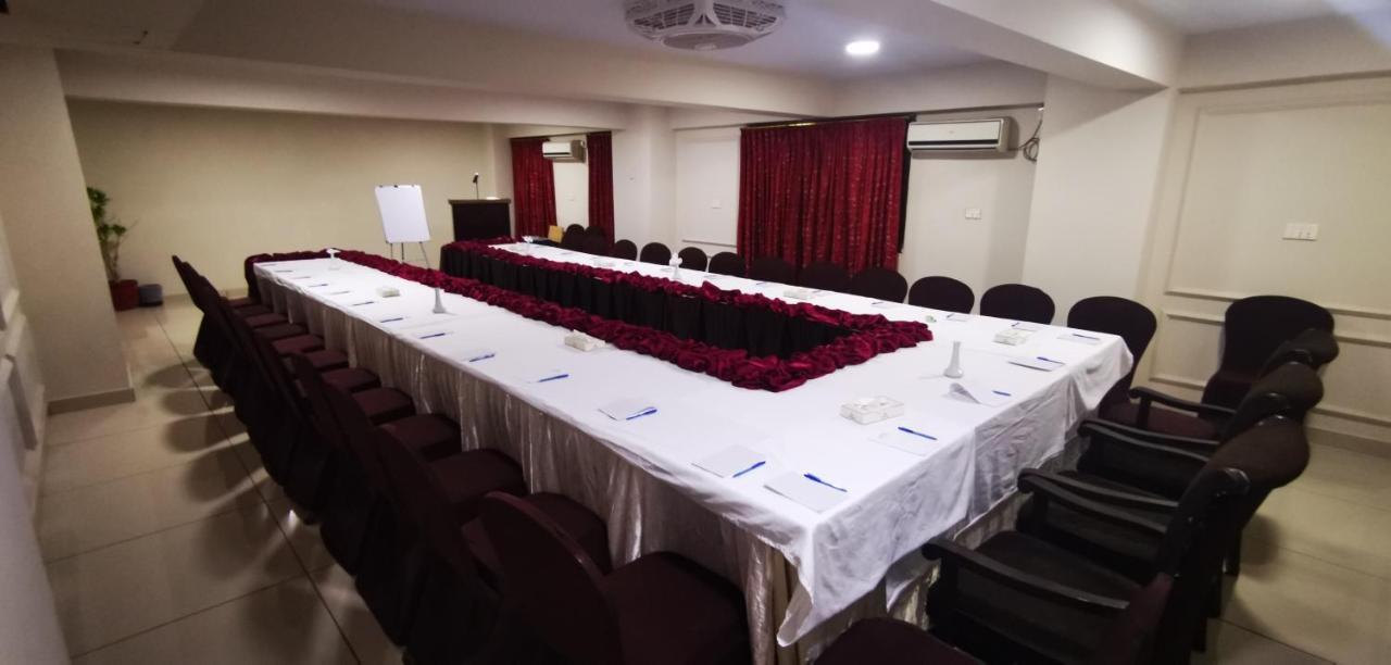 Hotel Crown Inn Καράτσι Εξωτερικό φωτογραφία